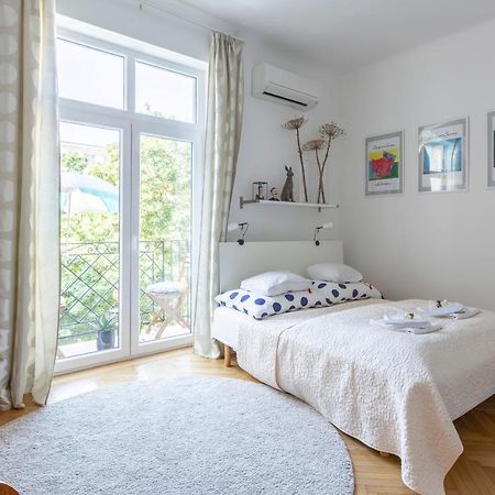 Gorgeous Flat Right Near The City Center Boedapest Buitenkant foto