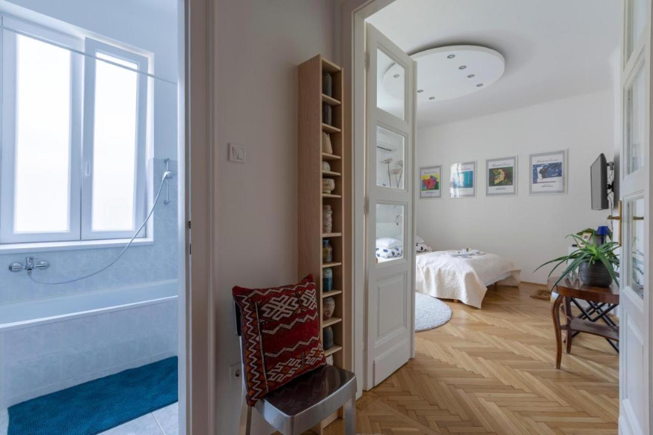 Gorgeous Flat Right Near The City Center Boedapest Buitenkant foto