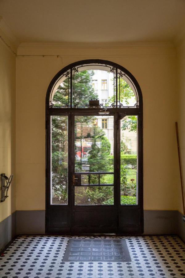 Gorgeous Flat Right Near The City Center Boedapest Buitenkant foto