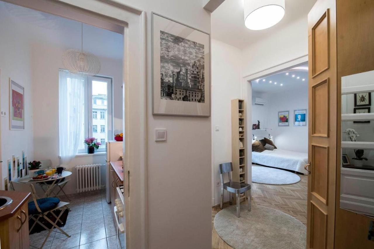 Gorgeous Flat Right Near The City Center Boedapest Buitenkant foto