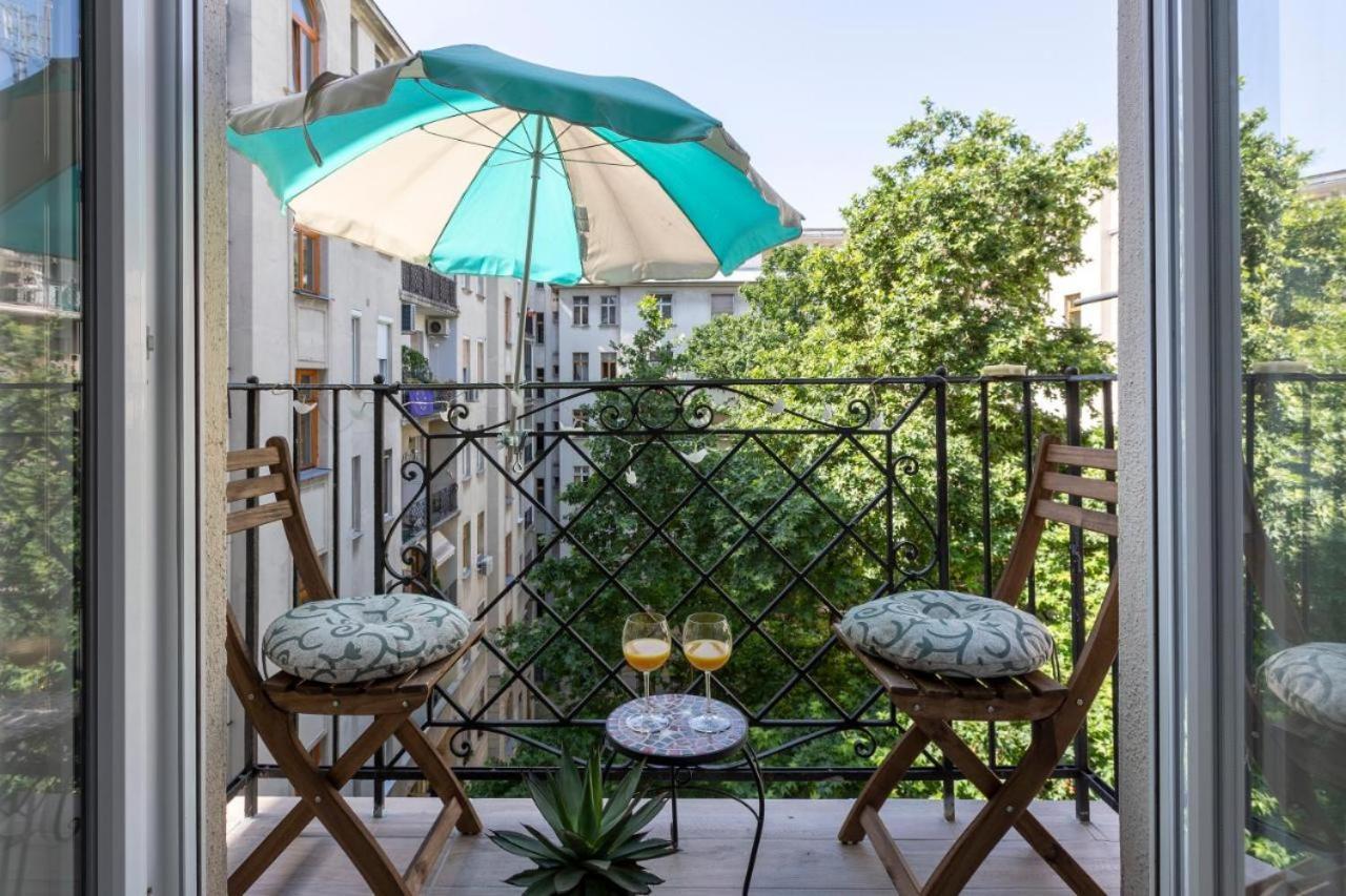 Gorgeous Flat Right Near The City Center Boedapest Buitenkant foto