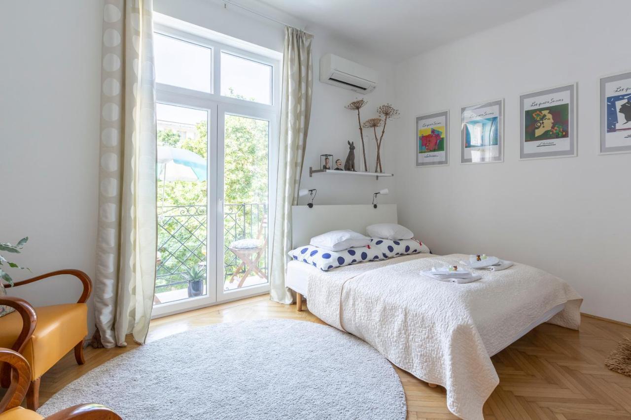 Gorgeous Flat Right Near The City Center Boedapest Buitenkant foto