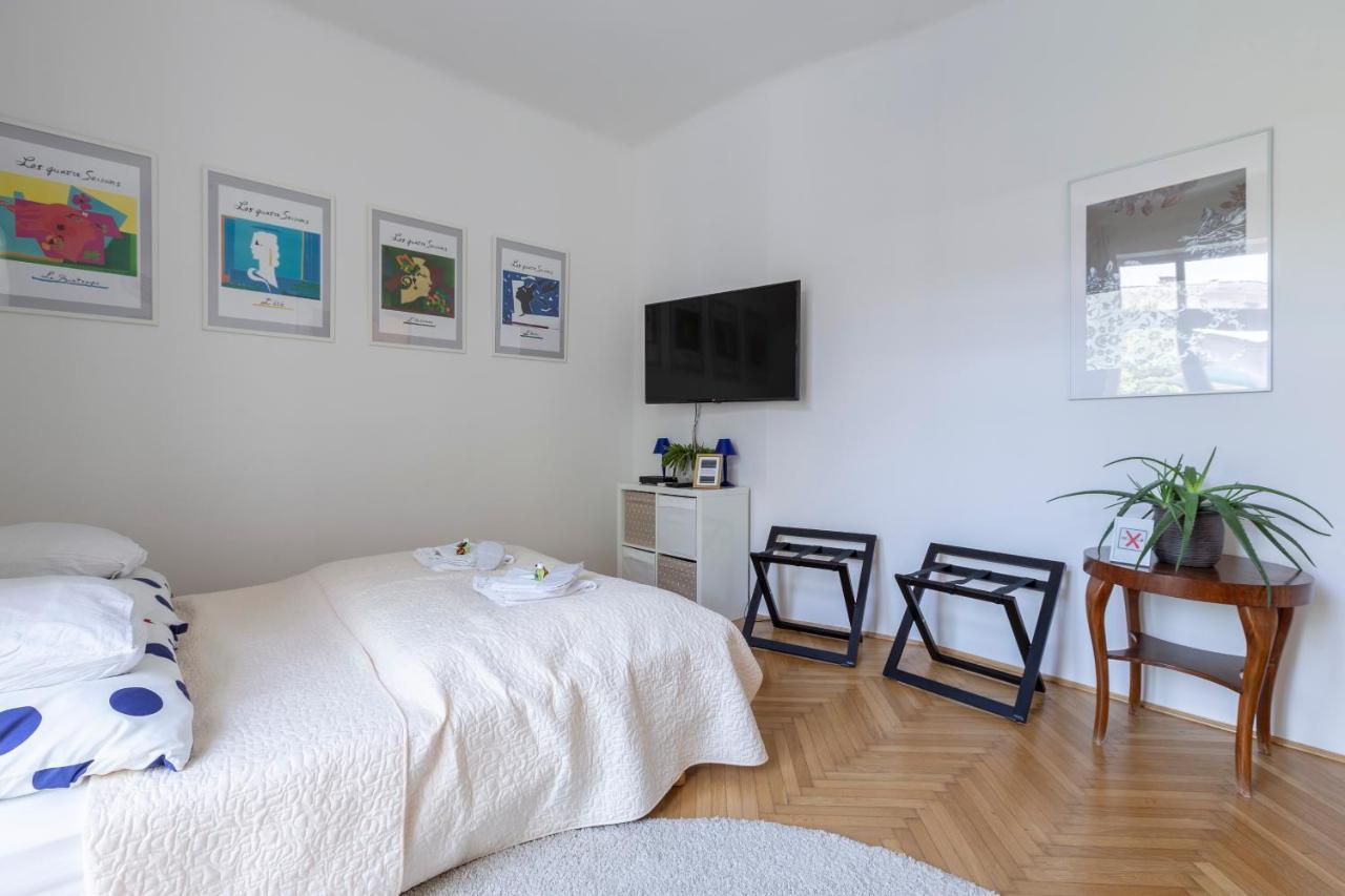 Gorgeous Flat Right Near The City Center Boedapest Buitenkant foto