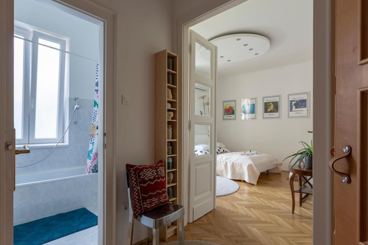 Gorgeous Flat Right Near The City Center Boedapest Buitenkant foto
